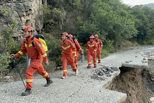 霍姆格伦：今天必须要称赞湖人 他们投中了很多球并带走了胜利